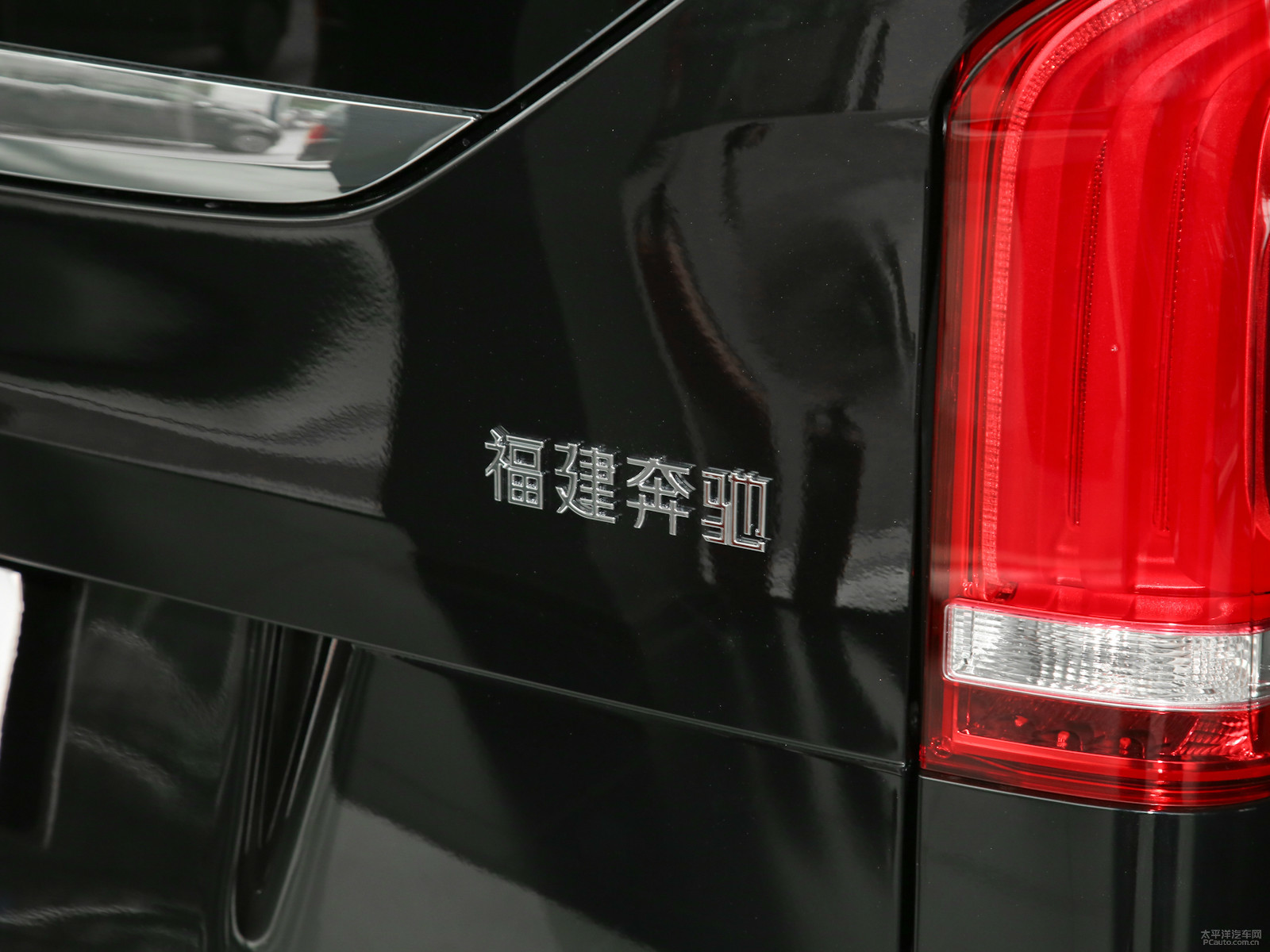 奔馳V級外觀高清大圖