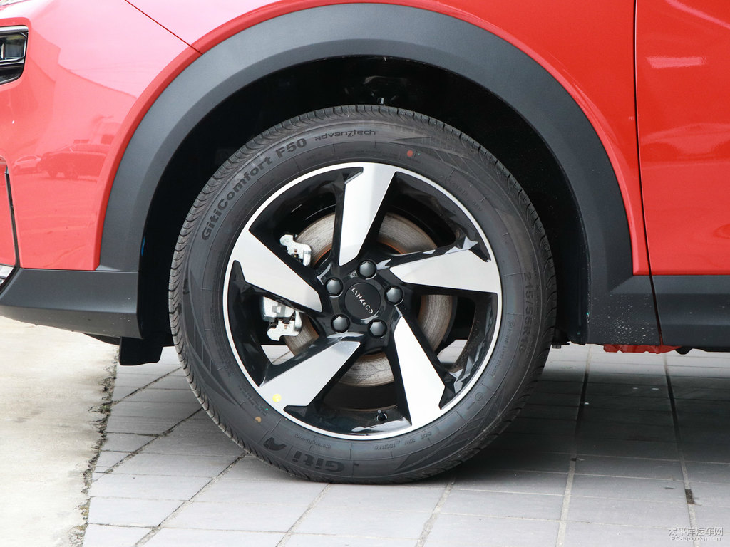 紅色+黑色領克06車身外觀圖片