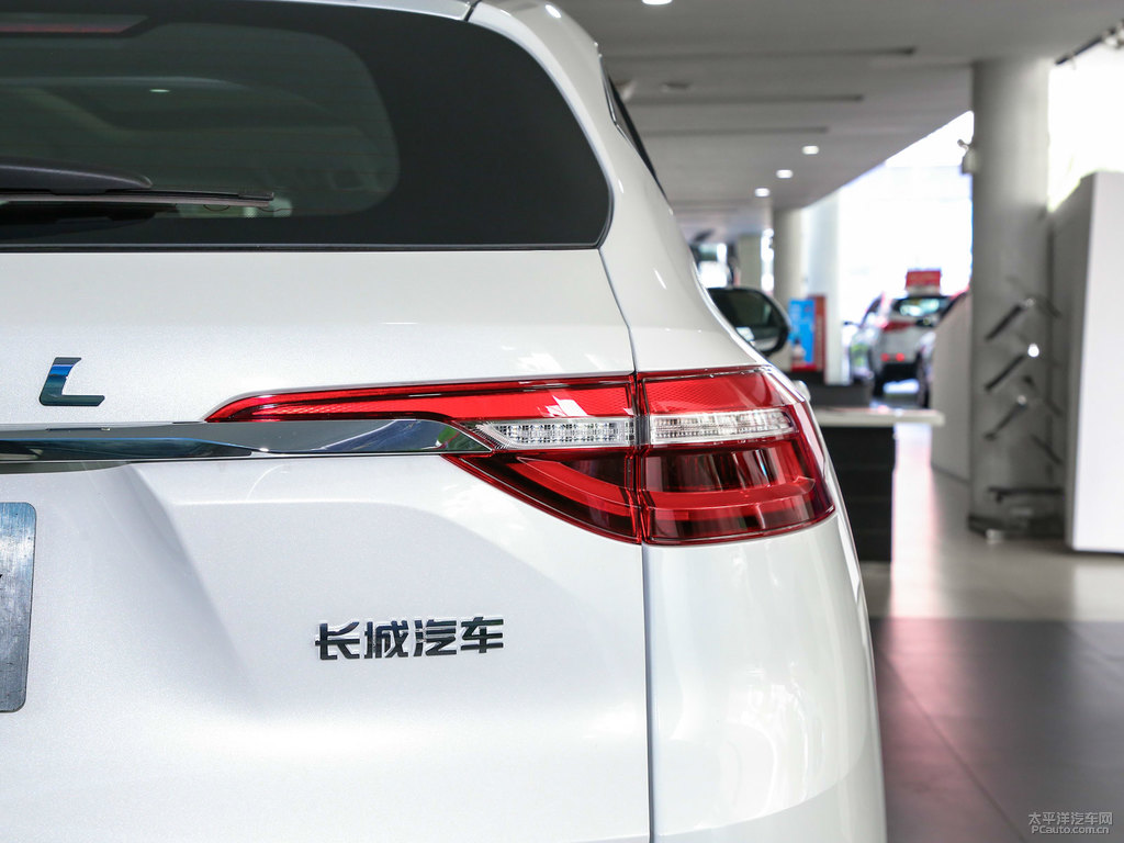 銀河白哈弗F7車尾外觀圖片