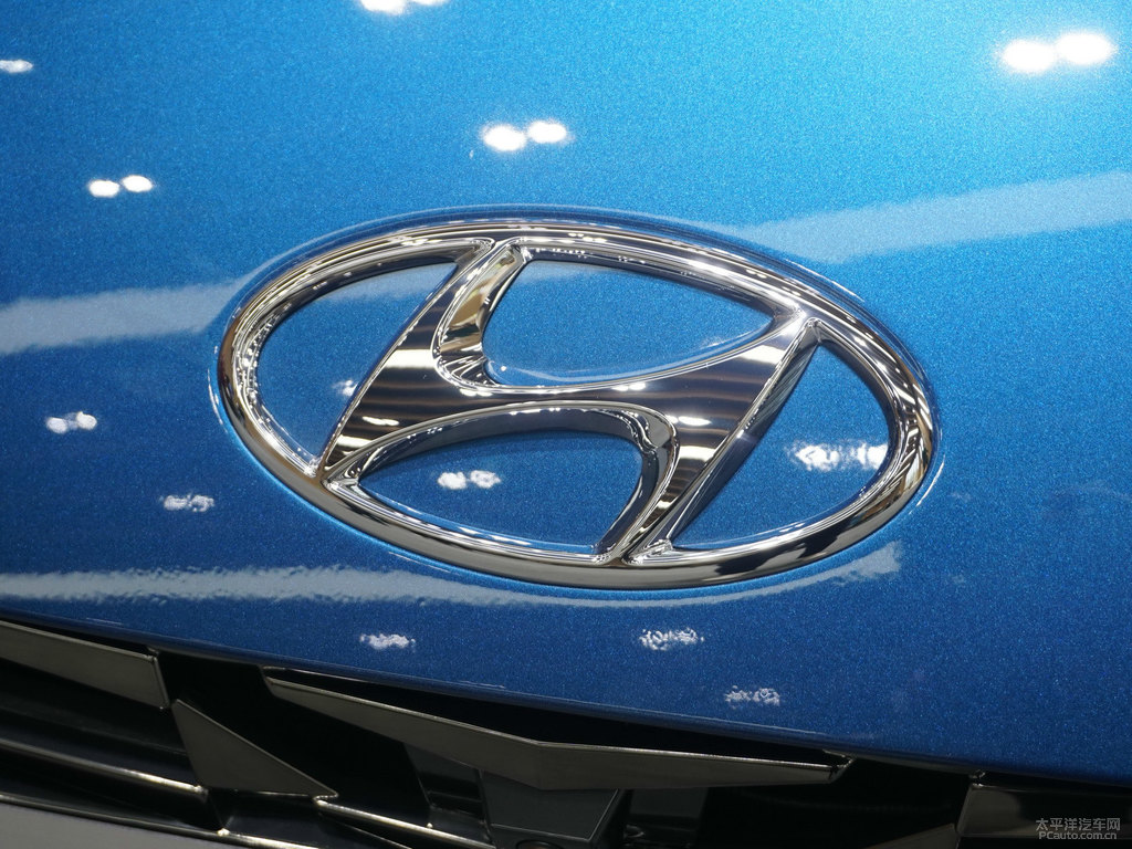 冰海藍(lán)伊蘭特車頭外觀圖片