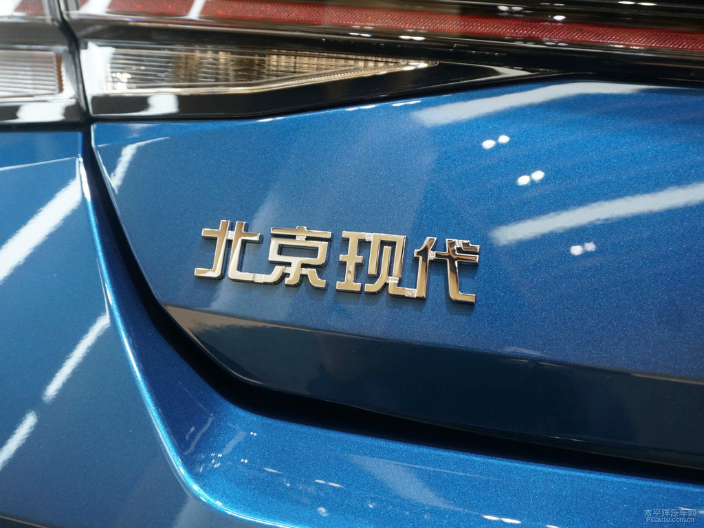 冰海藍(lán)伊蘭特車尾外觀圖片