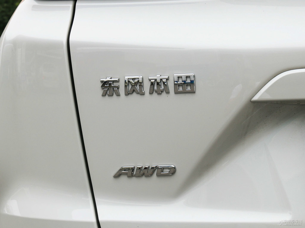 珍珠白本田CR-V車尾外觀圖片