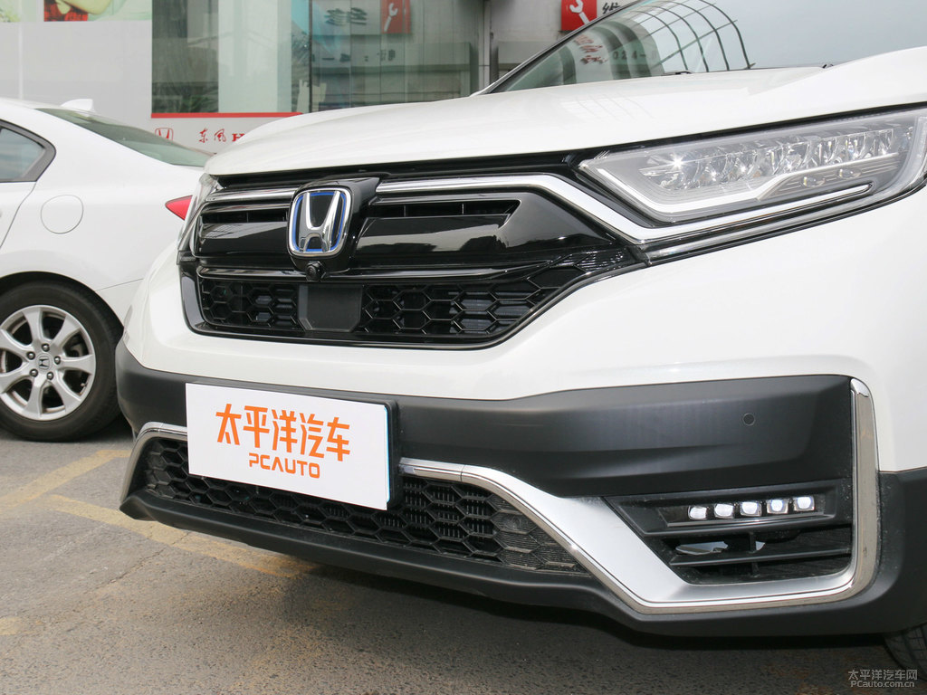 珍珠白本田CR-V車頭外觀圖片
