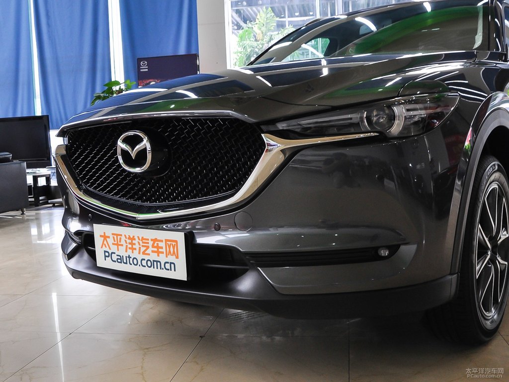 鉑鋼灰馬自達(dá)CX-5車頭外觀圖片