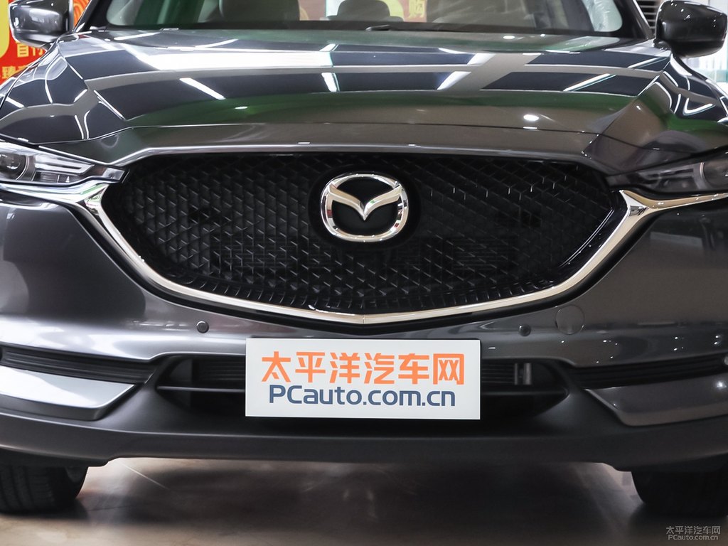 鉑鋼灰馬自達CX-5車頭外觀圖片