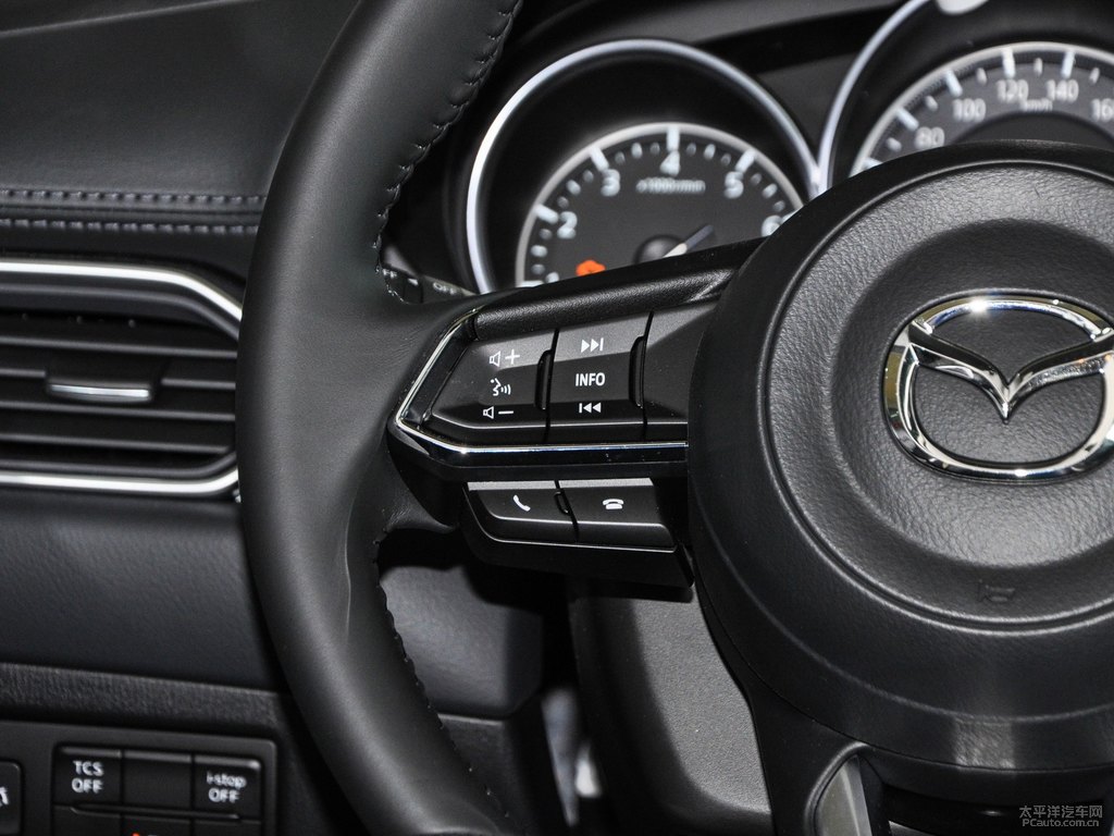 鉑鋼灰馬自達(dá)CX-5中控內(nèi)飾圖片