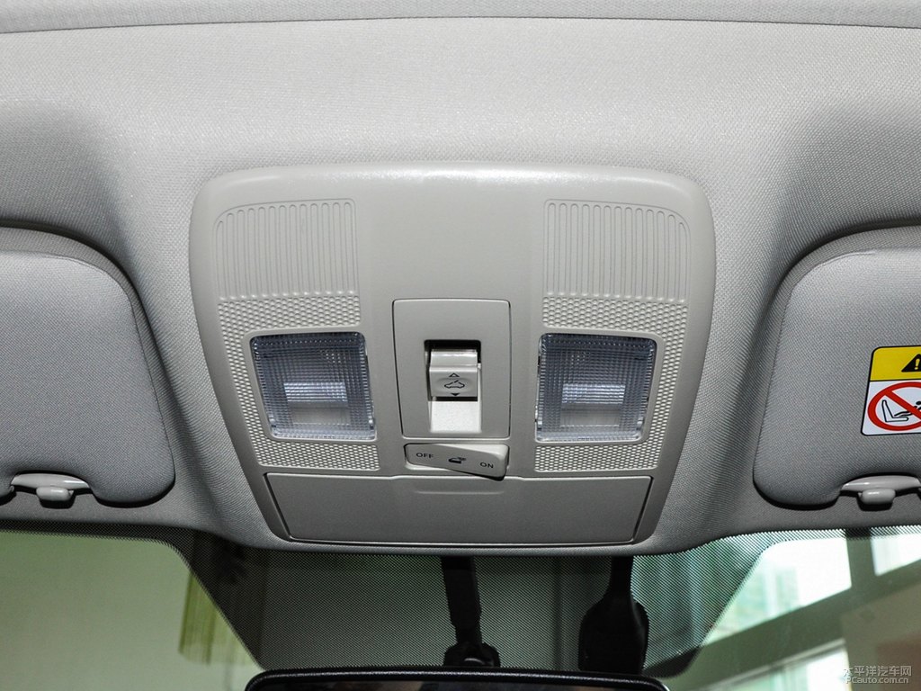 鉑鋼灰馬自達CX-5車廂內(nèi)飾圖片