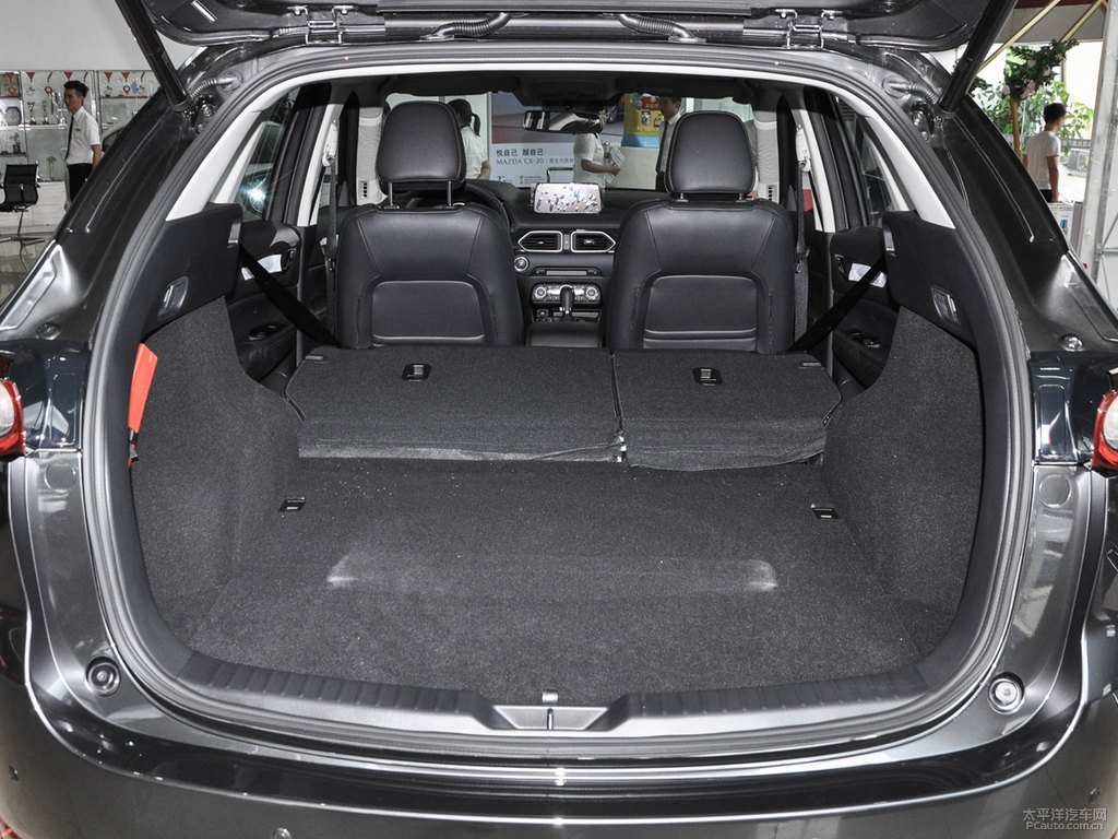 鉑鋼灰馬自達(dá)CX-5后備廂空間圖片