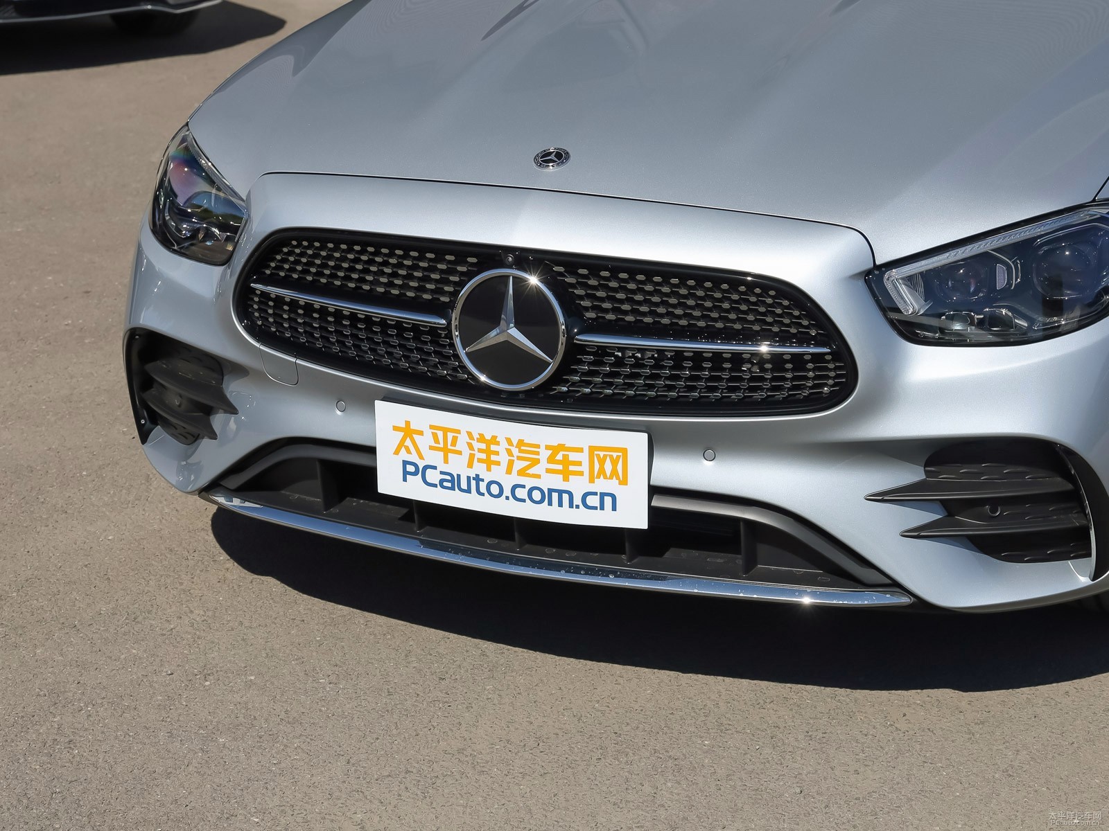 奔馳E級外觀高清大圖