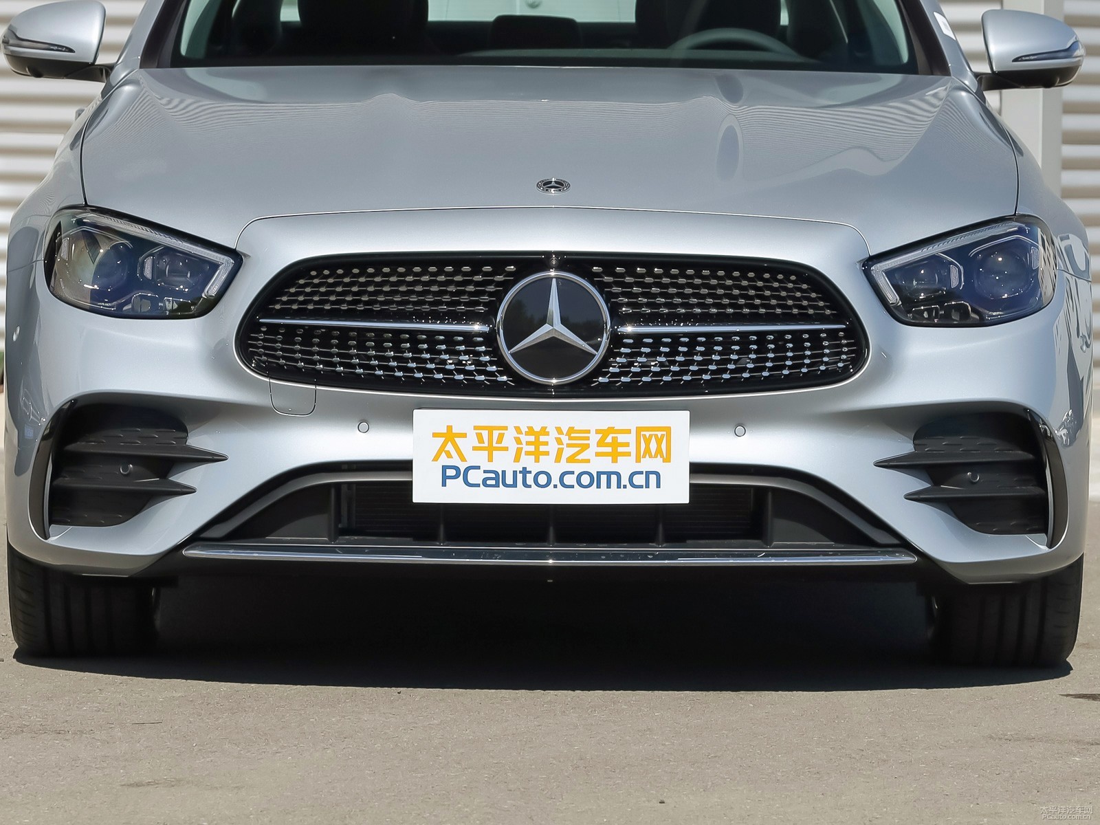 奔馳E級外觀高清大圖