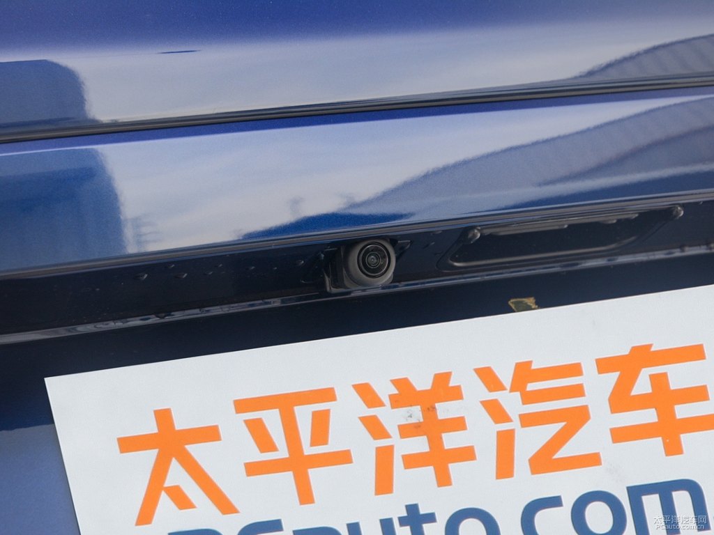 月光藍(lán)本田CR-V車尾外觀圖片