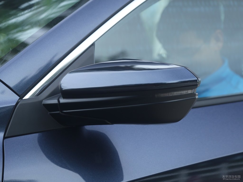 暗金藍享域車身外觀圖片