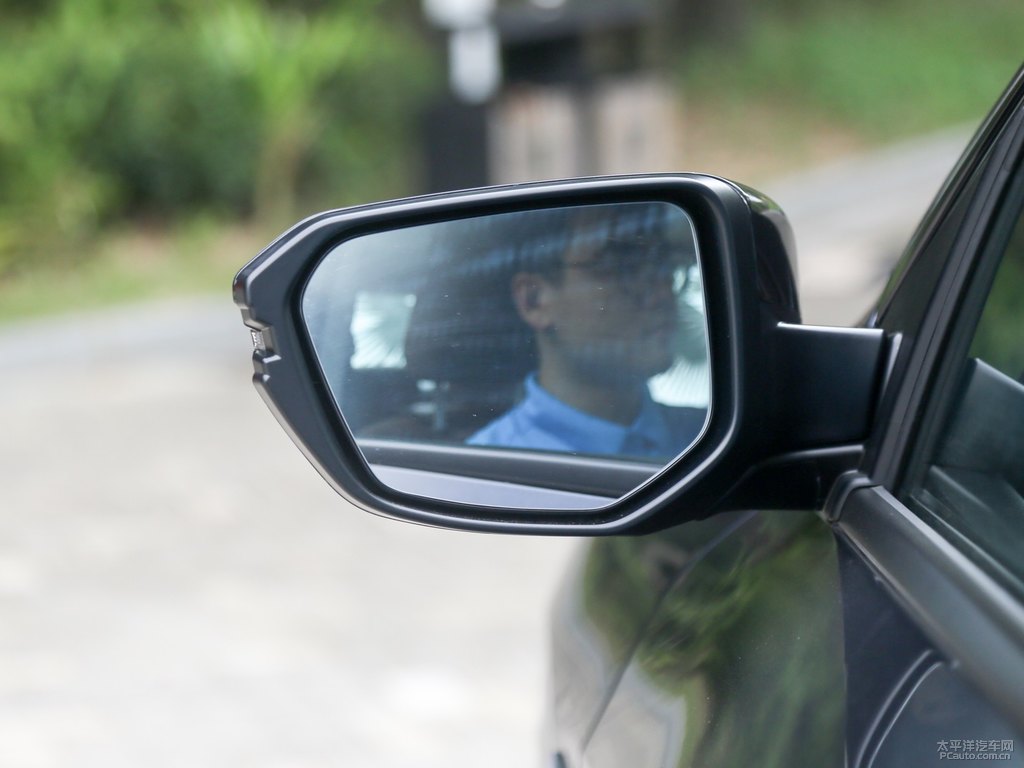暗金藍享域車身外觀圖片