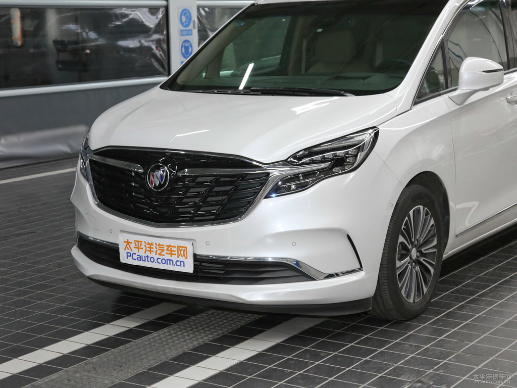 珍珠白別克GL8車頭外觀圖片
