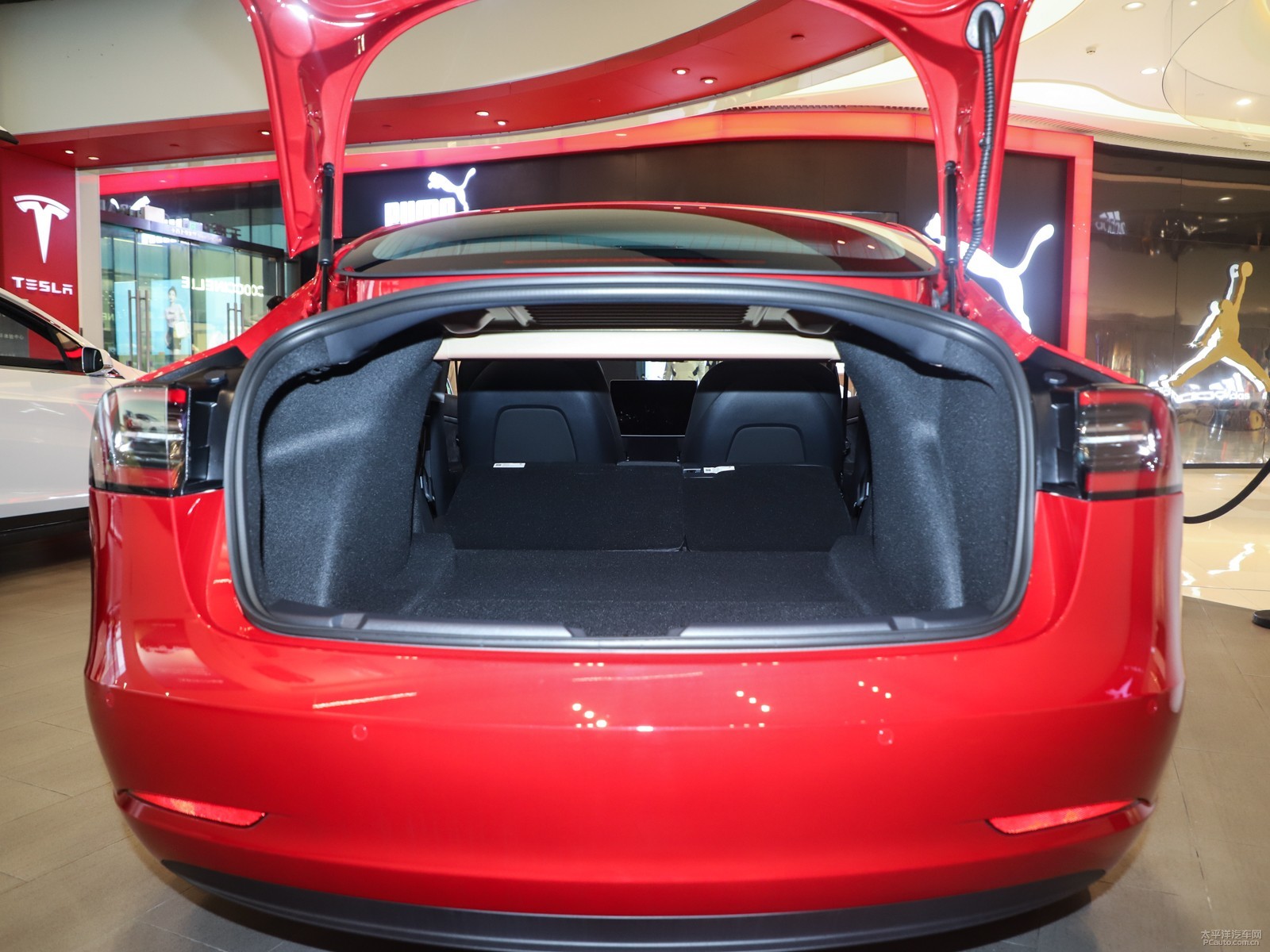 Model 3空間高清大圖