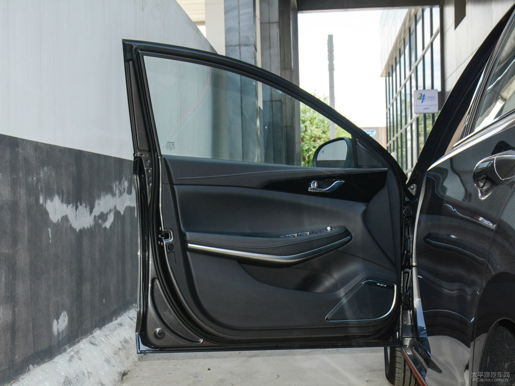 炫影灰銳程CC車廂內(nèi)飾圖片