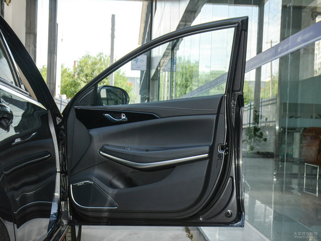 炫影灰銳程CC車廂內(nèi)飾圖片