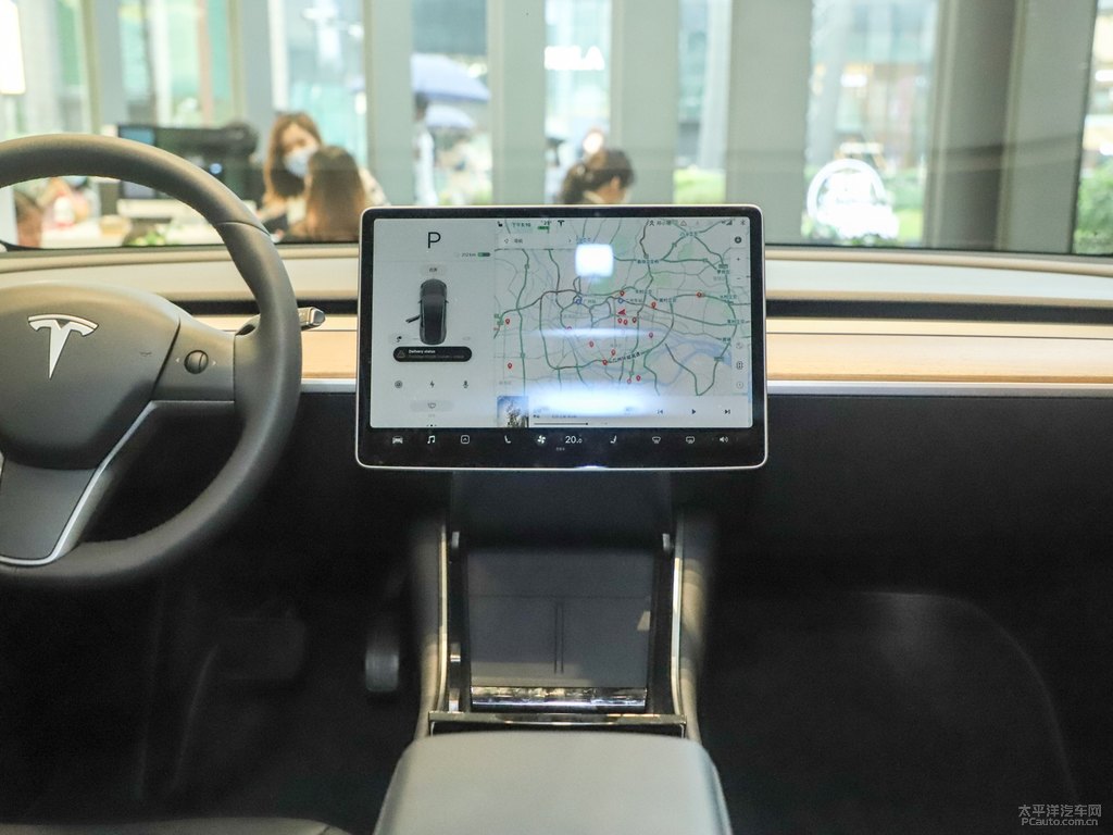 冷光銀Model 3中控內(nèi)飾圖片