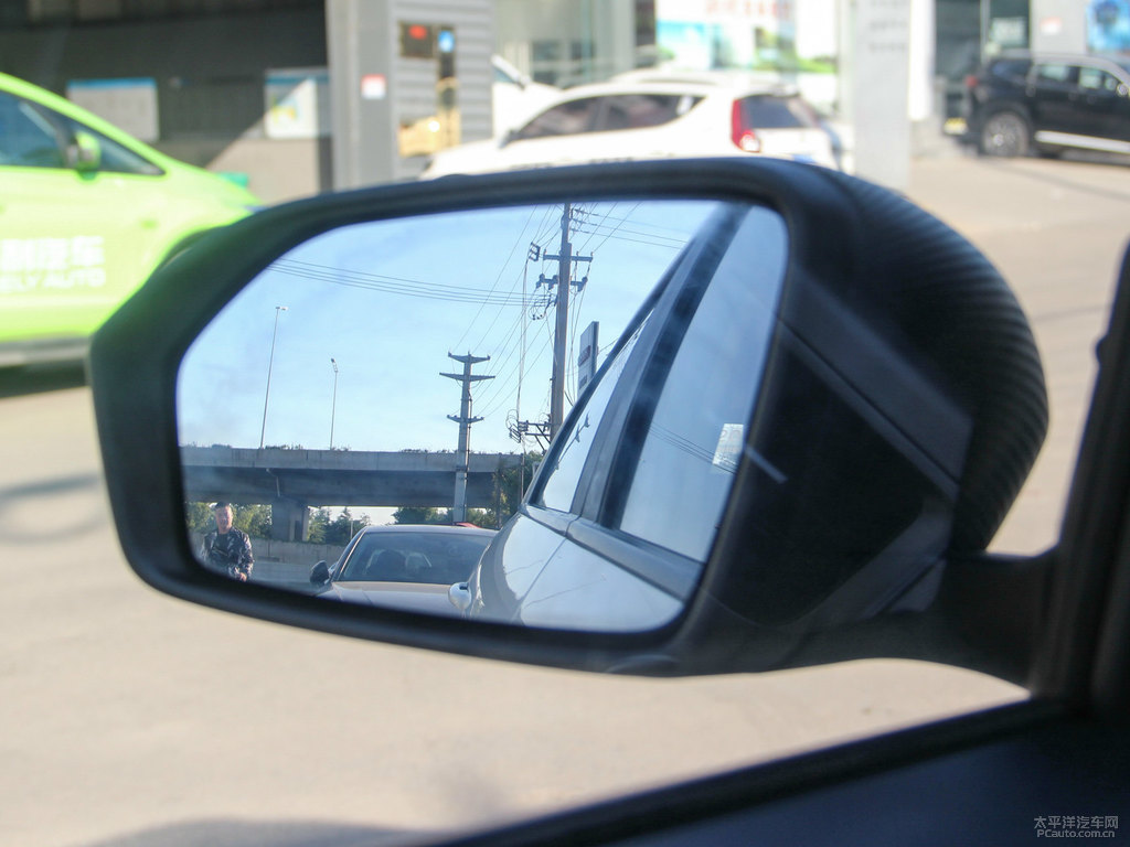 冰晶白遠(yuǎn)景X3車(chē)身外觀圖片