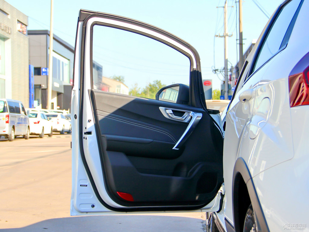 冰晶白遠景X3車廂內(nèi)飾圖片