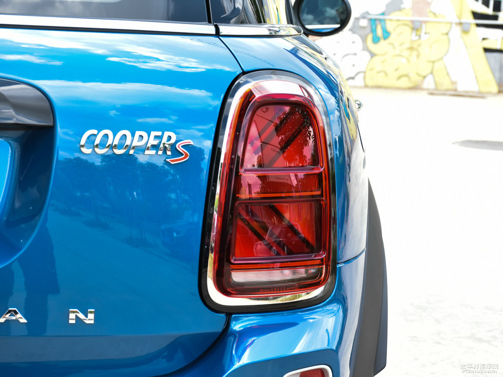 ɫ+u{(ln)MINI COUNTRYMAN܇β^DƬ