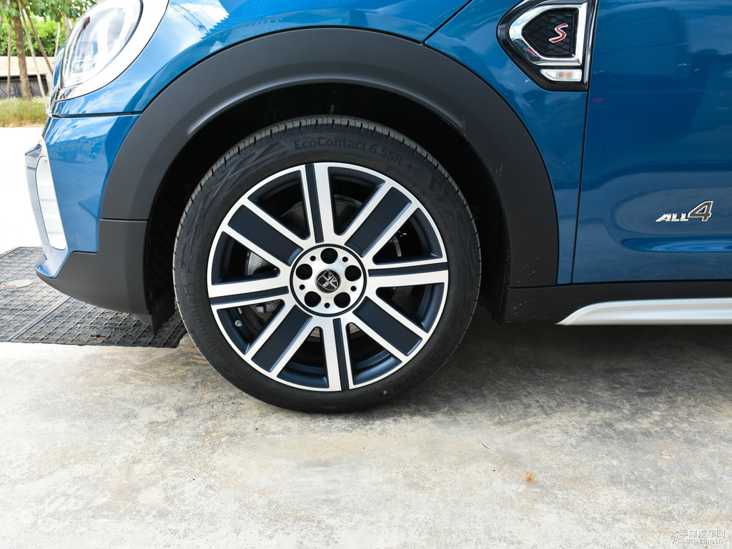 ɫ+u{(ln)MINI COUNTRYMAN܇^DƬ