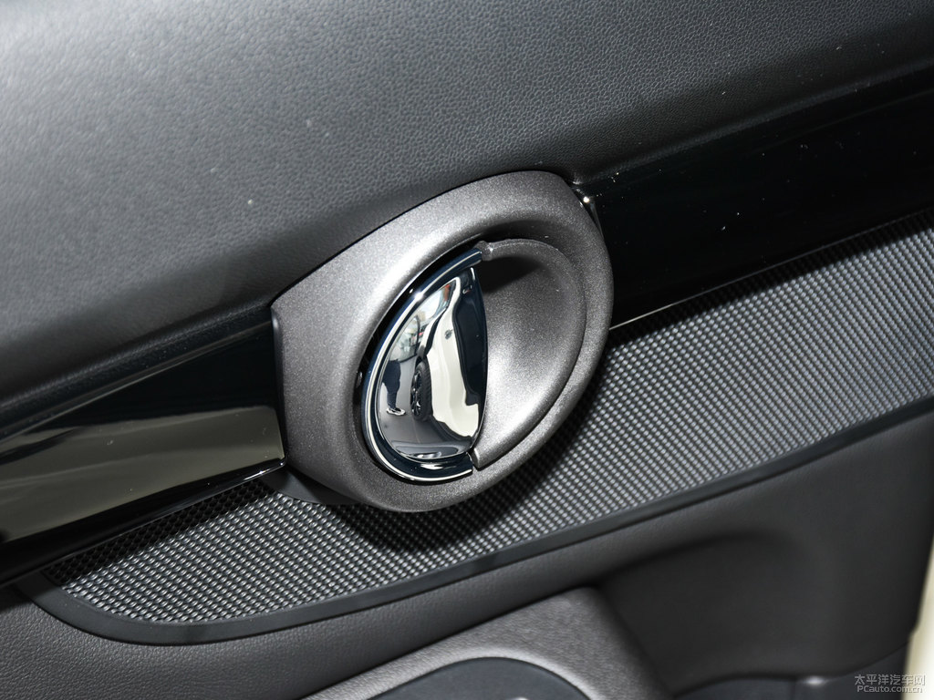 白色/八十度黑MINI CLUBMAN車(chē)廂內(nèi)飾圖片