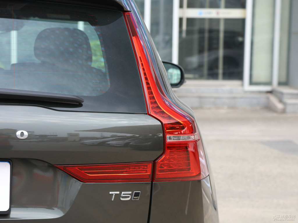 瑪瑙黑沃爾沃XC60車尾外觀圖片