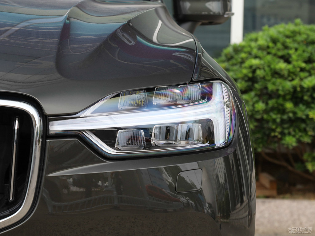 瑪瑙黑沃爾沃XC60車頭外觀圖片