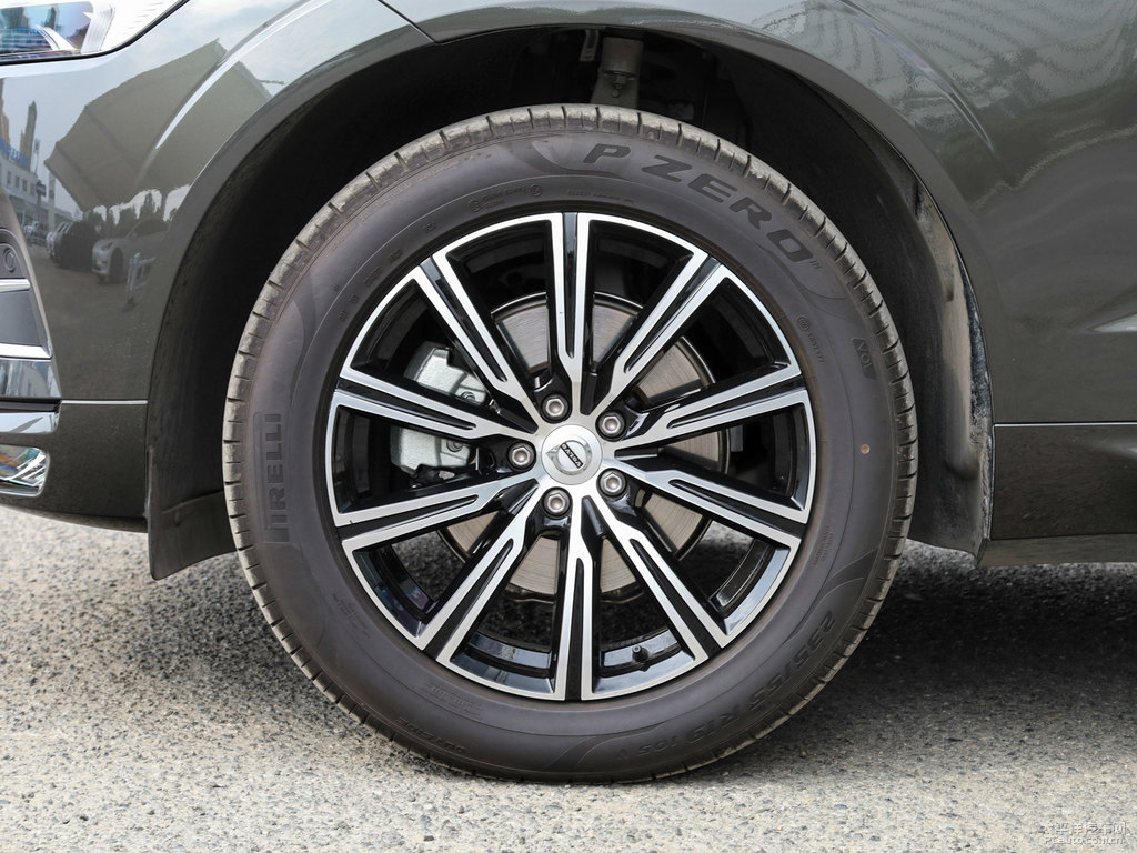 瑪瑙黑沃爾沃XC60車(chē)身外觀圖片