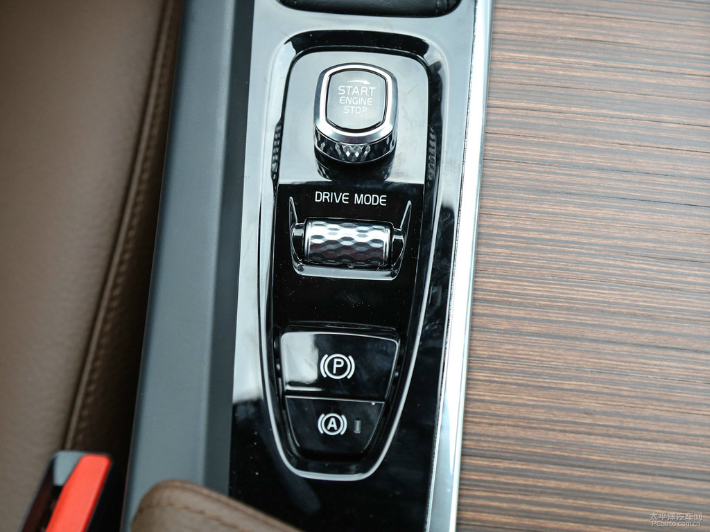 瑪瑙黑沃爾沃XC60中控內(nèi)飾圖片