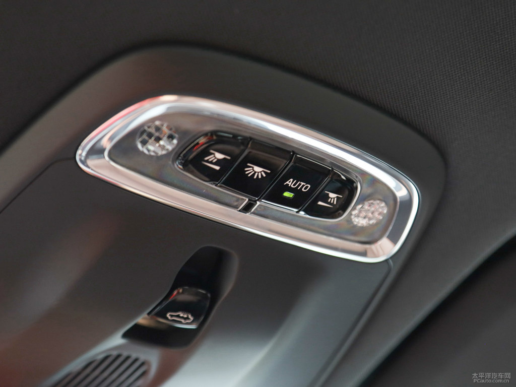 瑪瑙黑沃爾沃XC60車廂內(nèi)飾圖片