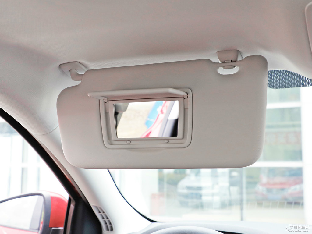 探戈紅福克斯車廂內(nèi)飾圖片