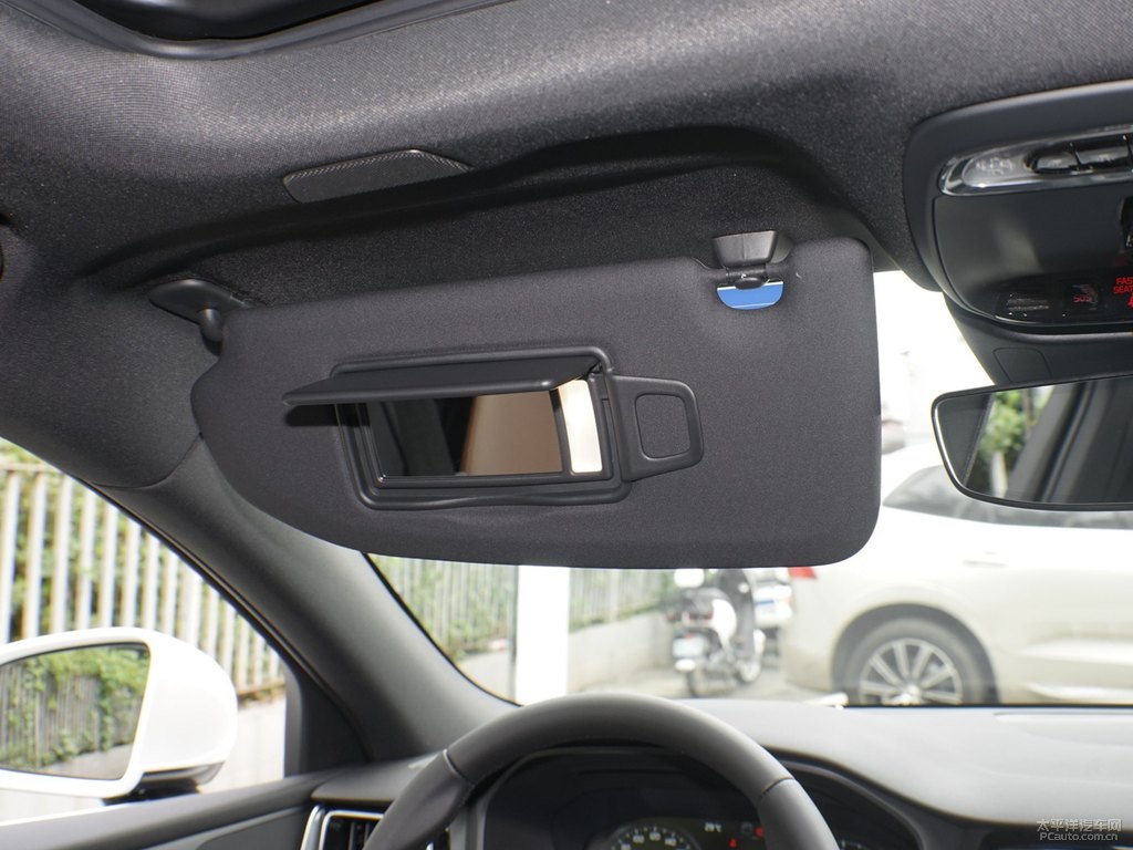 水晶白沃爾沃S60車廂內(nèi)飾圖片