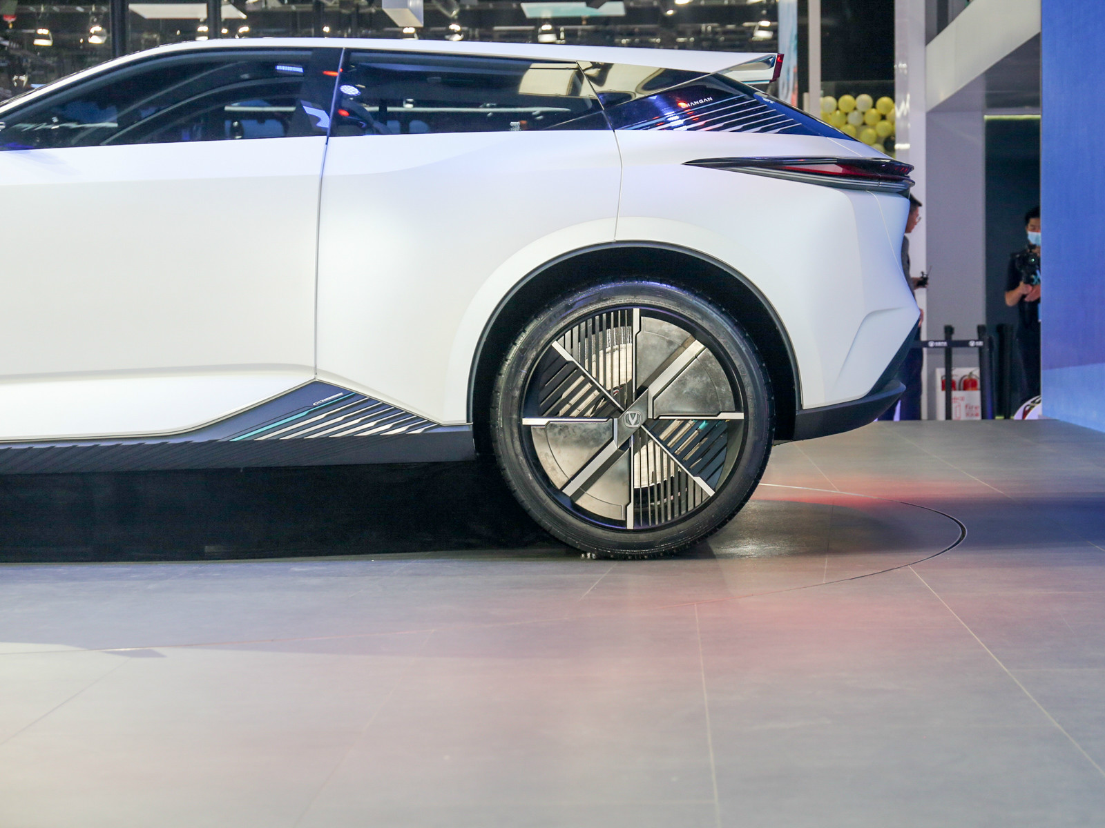 長(zhǎng)安UNI-K車(chē)展高清大圖