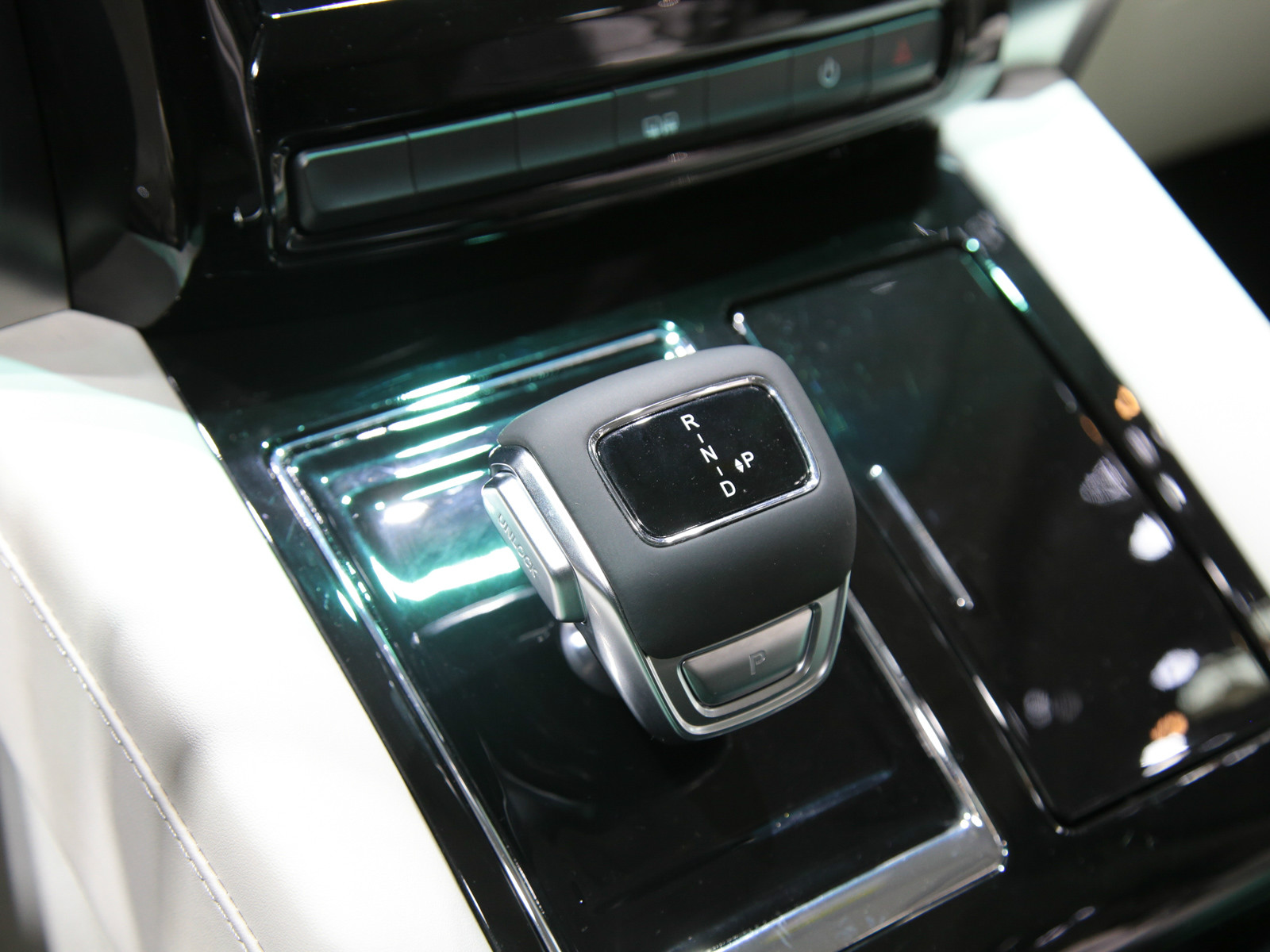 風(fēng)行M7車(chē)展高清大圖