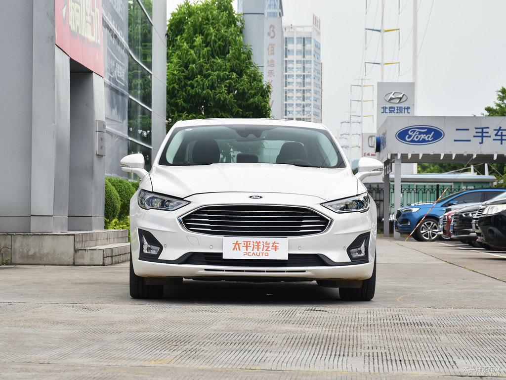 典雅白蒙迪歐整車(chē)外觀外觀圖片