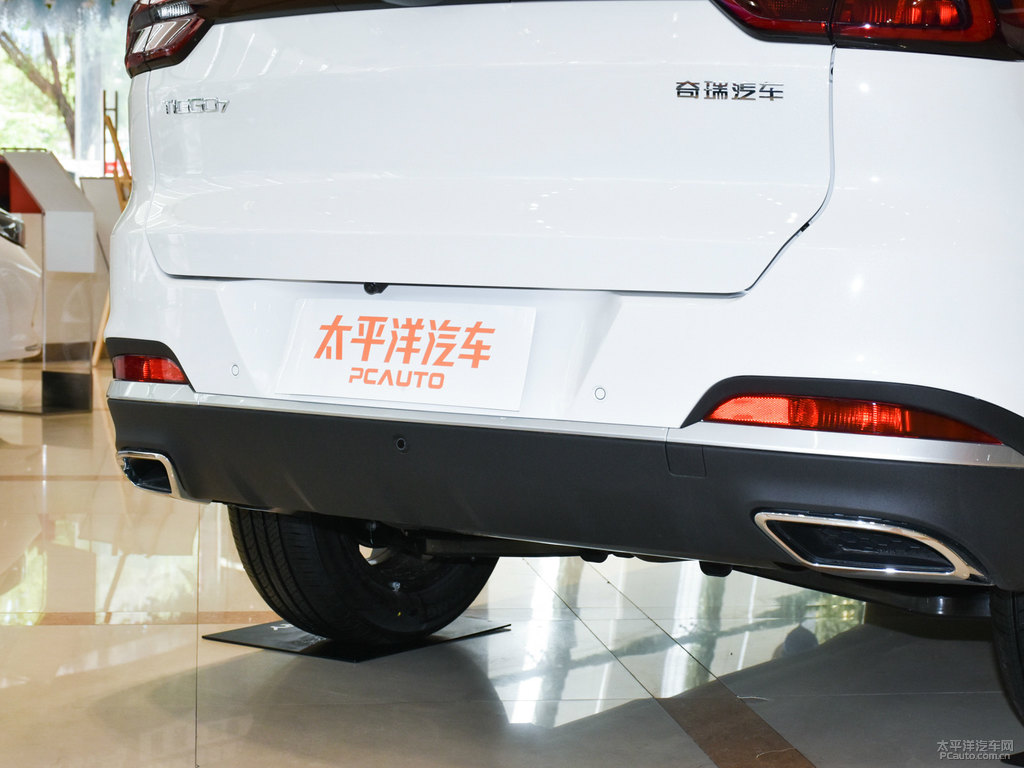 珍珠白瑞虎7車尾外觀圖片