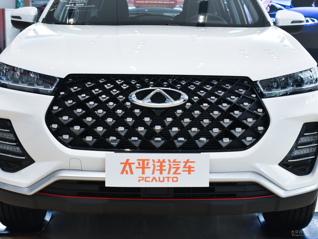 珍珠白瑞虎7車頭外觀圖片
