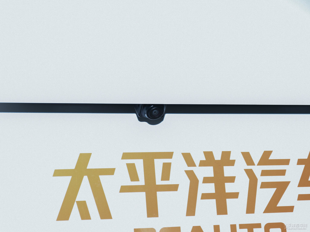 珍珠白瑞虎7車尾外觀圖片