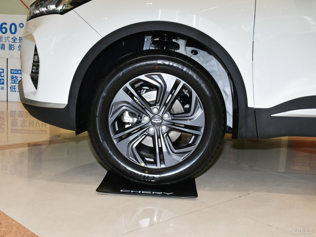 珍珠白瑞虎7車身外觀圖片