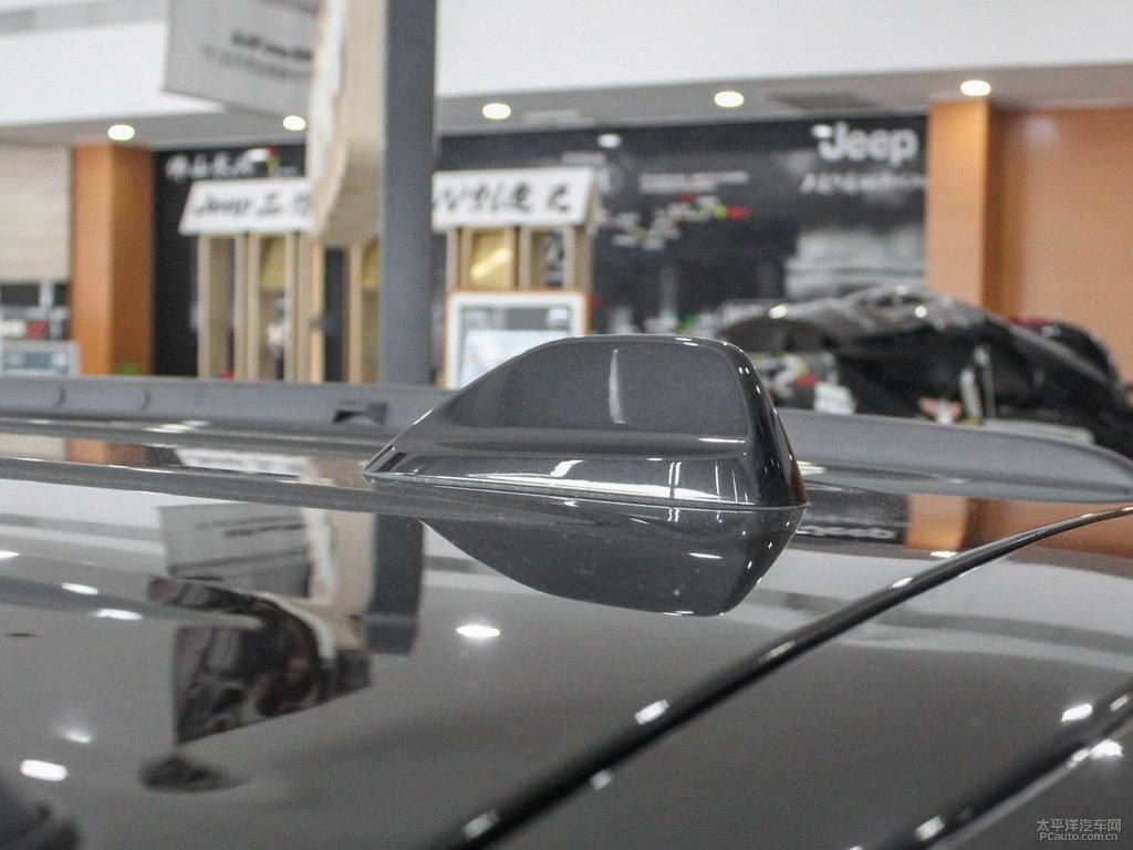 北極黑大指揮官車(chē)身外觀(guān)圖片