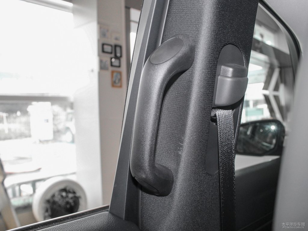 北極黑大指揮官車廂內(nèi)飾圖片