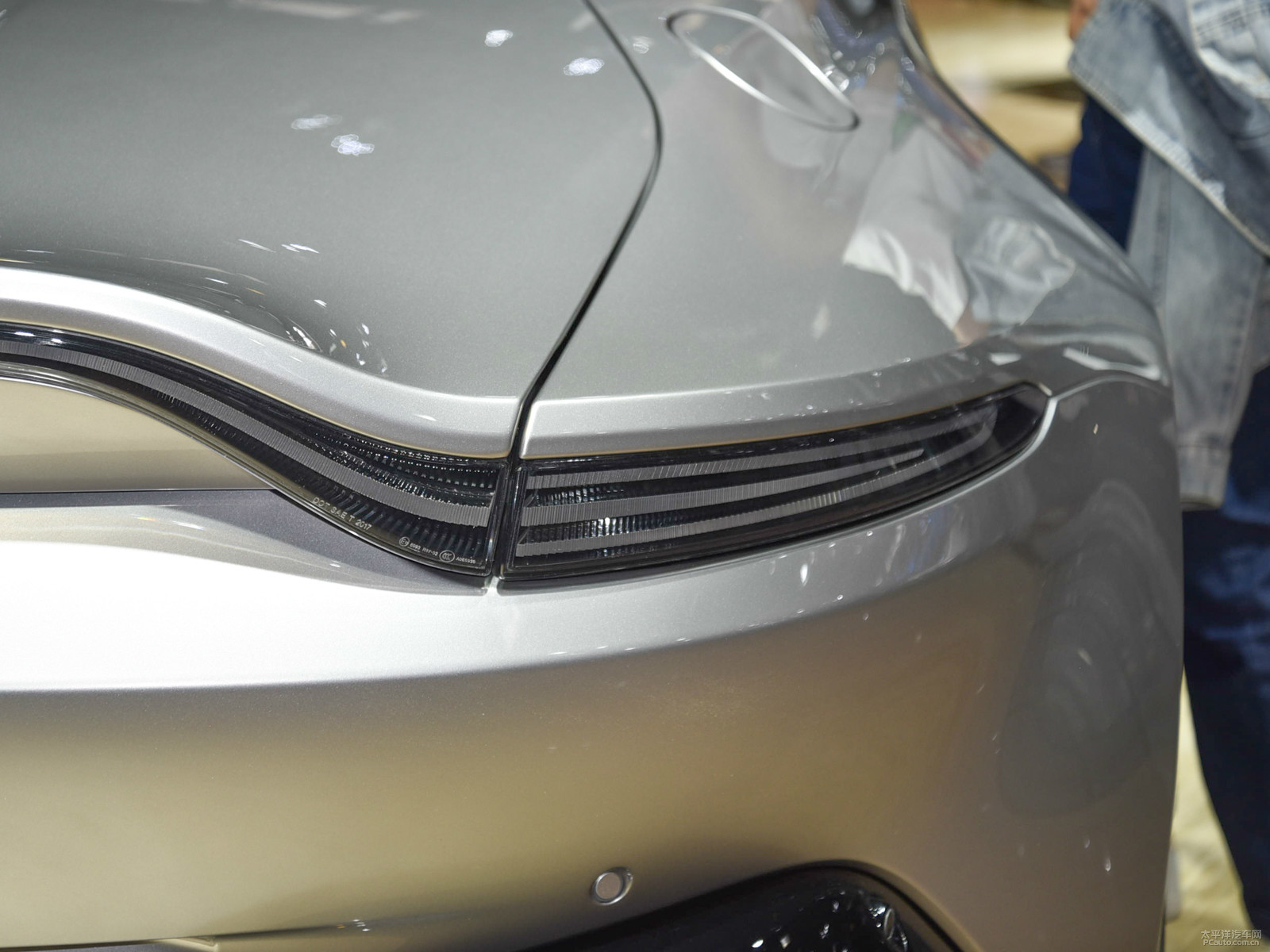 V8 Vantage外觀高清大圖