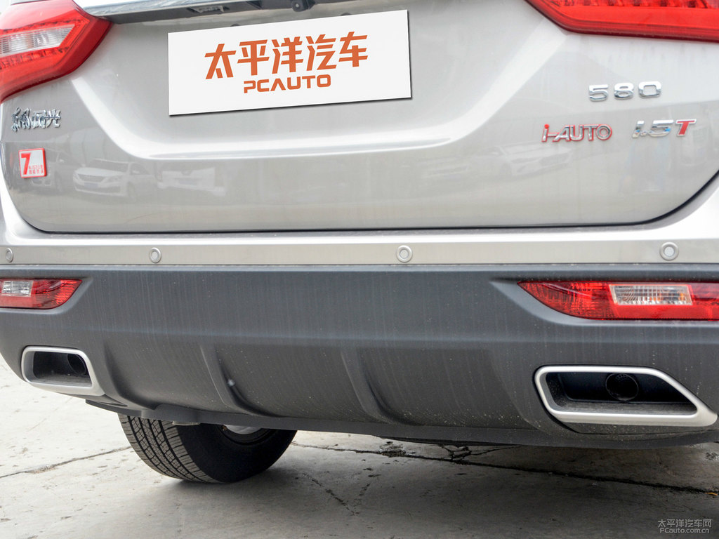 淺金棕風(fēng)光580車尾外觀圖片