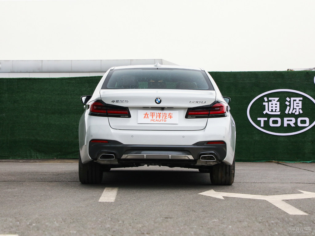 礦石白寶馬5系整車外觀外觀圖片
