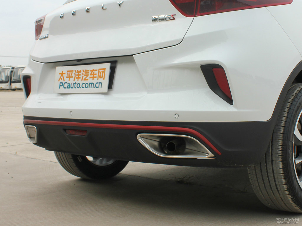 冰晶白帝豪GS車尾外觀圖片