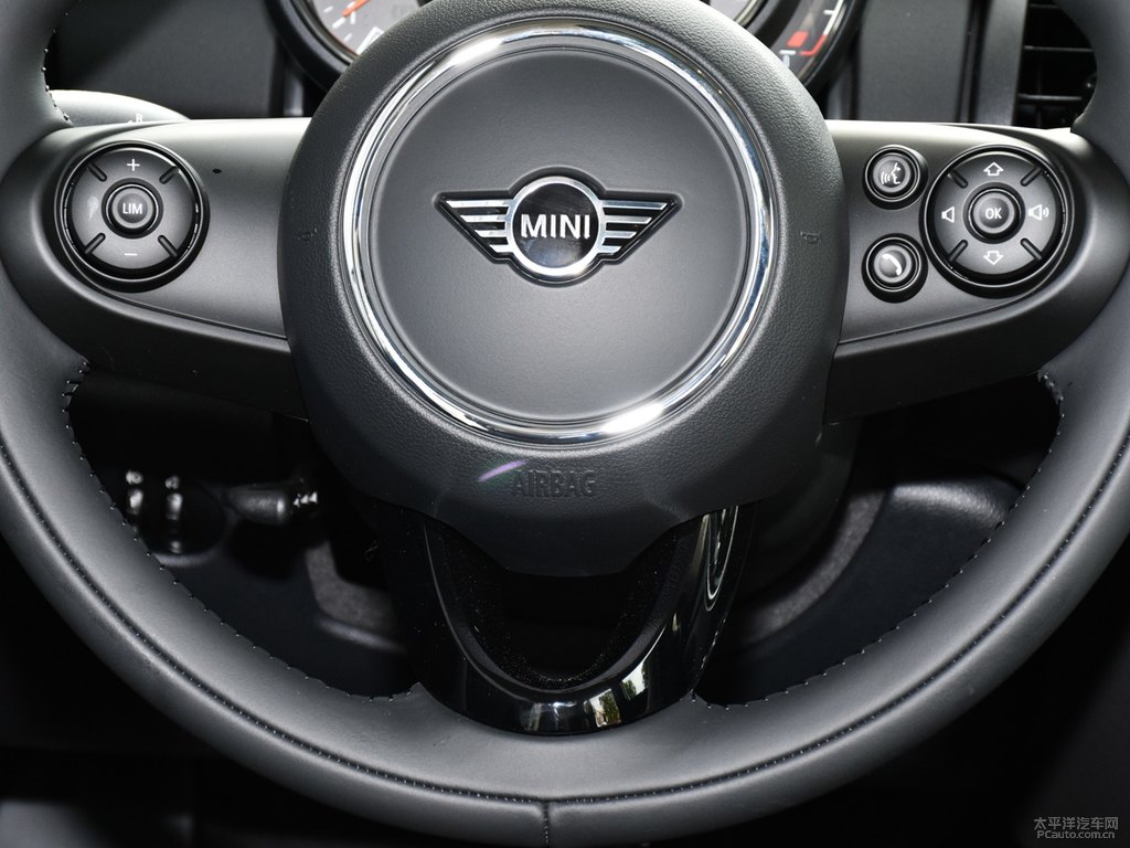 胡椒白MINI CLUBMAN中控內(nèi)飾圖片