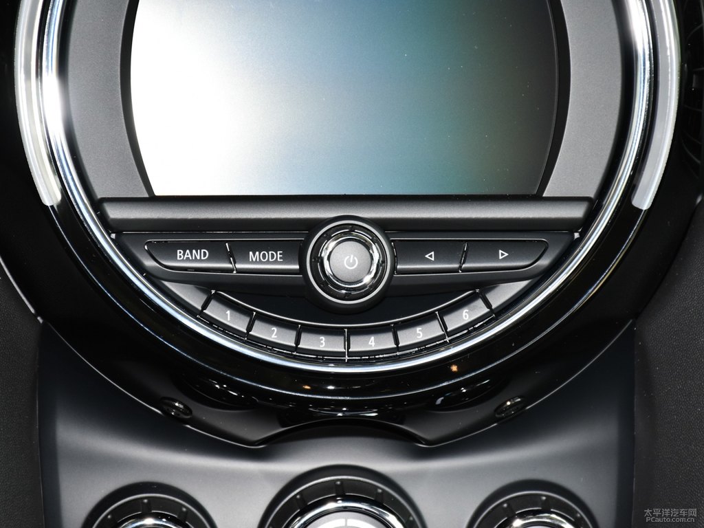 胡椒白MINI CLUBMAN中控內(nèi)飾圖片