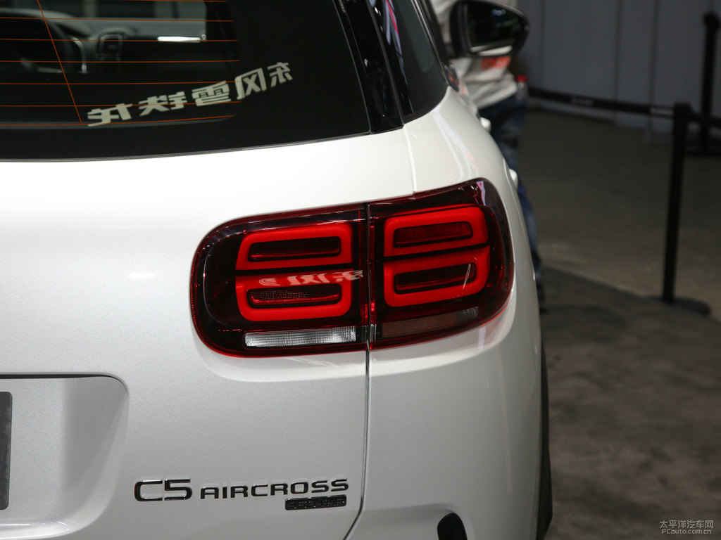 ɫ+ C5 AIRCROSS܇β^DƬ